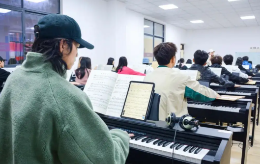 川科艺术高中