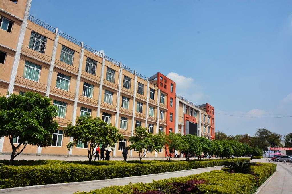 宜宾市职业技术学校2023招生简章