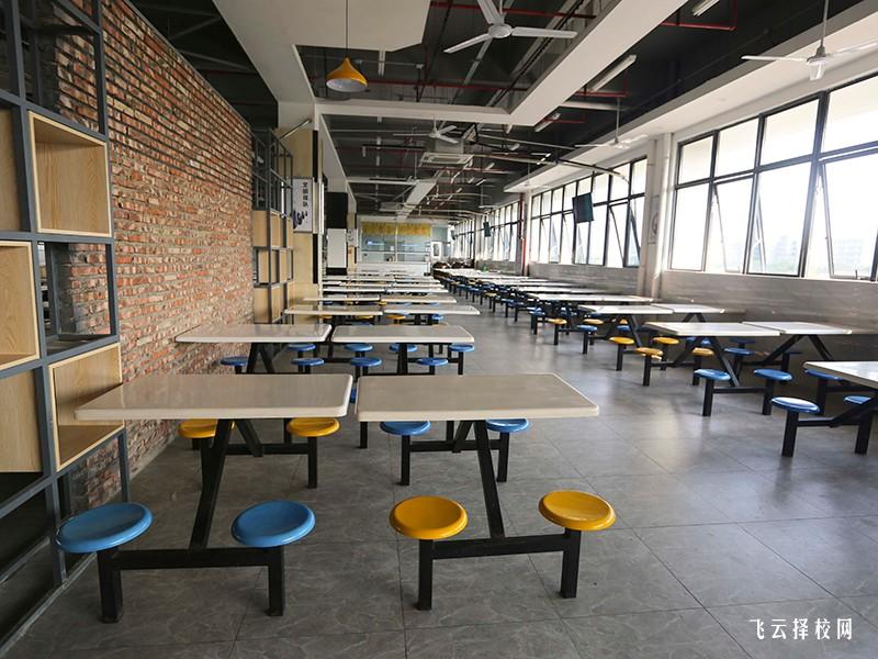 重庆市九龙坡区工艺美术学校怎么样