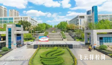 成都市工业职业学校怎么样