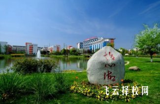 成都铁路卫生学校还招往届生吗