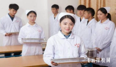 卫校的费用一年多少钱