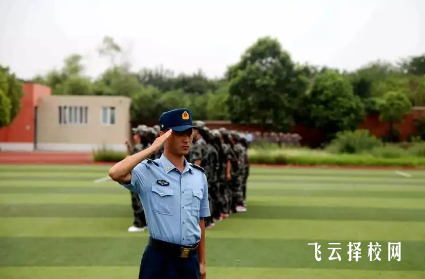 300多分考单招还是考士官学校