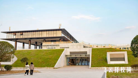 南充电影工业职业学院2024年单招考什么