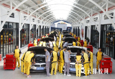 成都万通未来高级技工学校2024热选专业