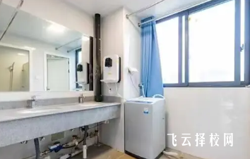 中职学校学费、住宿与专业选择