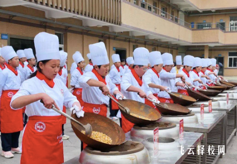 郫都友爱职校中餐烹饪课程设置与实训条件