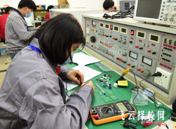 ‌四川矿产机电技师学院机电专业适合女生吗？就业方向分析‌