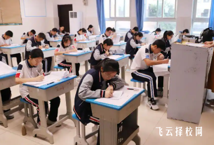 2025自贡中考录取分数线公布！最低控制线及学校录取分