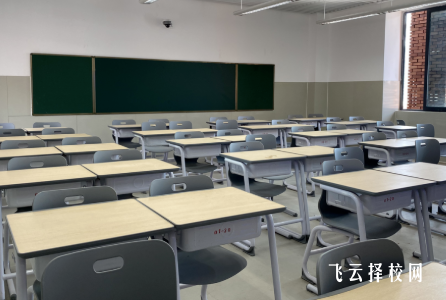 竞元单招管理严格不严格？