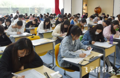 成都戴氏单招课程安排紧吗？